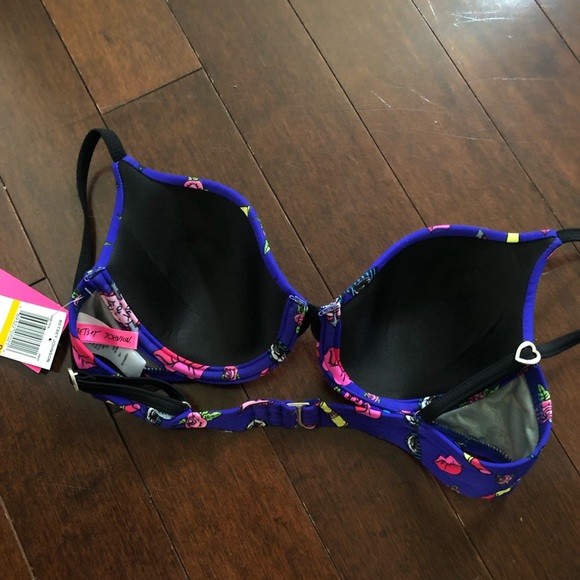 Betsey Johnson 3 piece Bikini - Picture 8 of 8